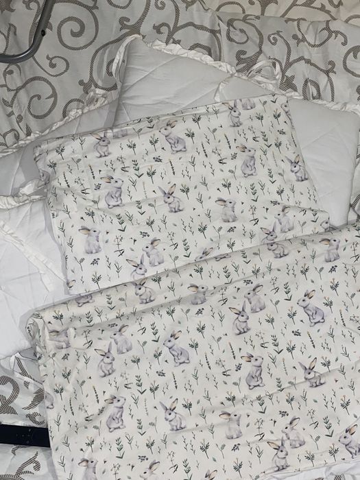 Дитячий комплект постілю з бортиками в ліжечко