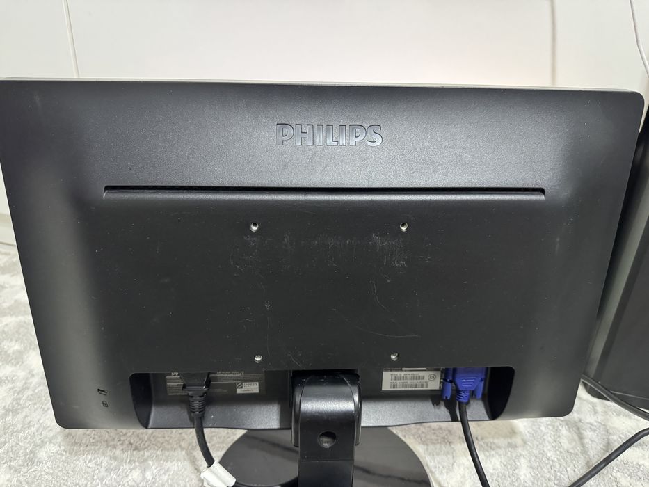 Монітор philips 196V4L