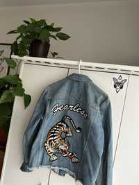 Kurtka jeansowa z haftem tygrysa Y2K