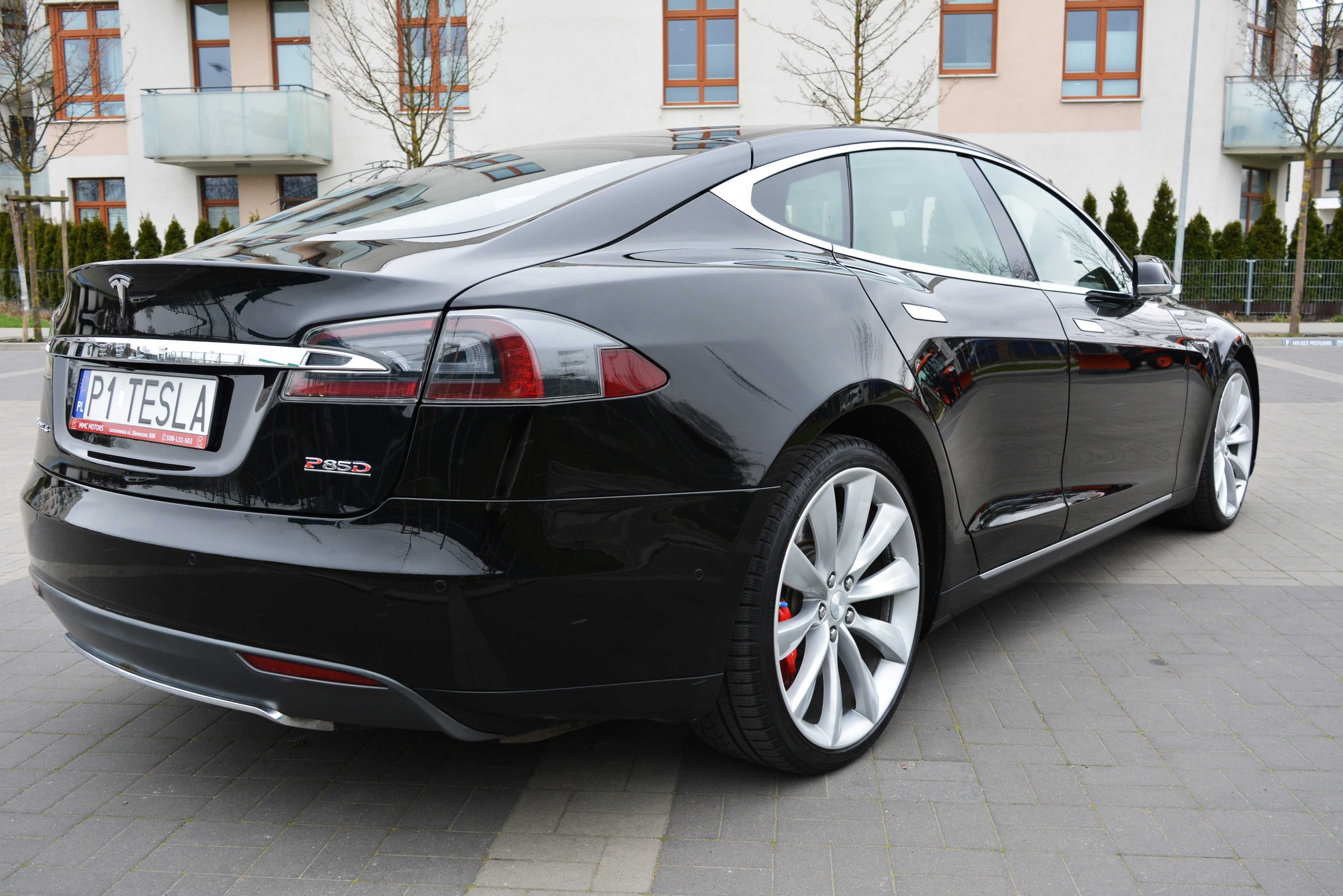 Wynajem Tesla Model S D Performance 738KM, Darmowe Ładowanie