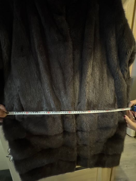 Продам норкову шубу