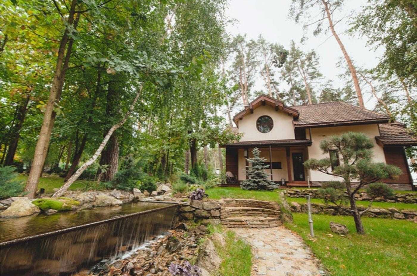 Будинок / Чумацький шлях, Гостомель у Канадському селі