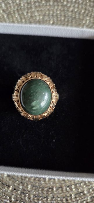 Pierścionek złoty PRL zielone oczko
