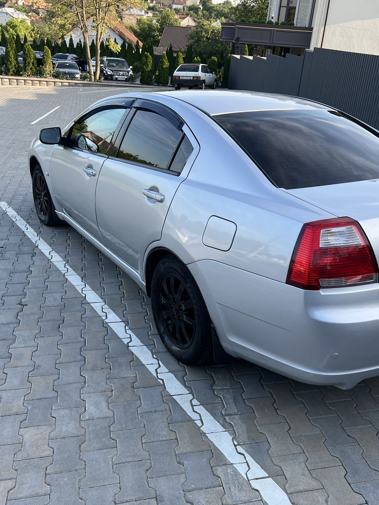 Галант 9 в чудовому технічному стані автомат газ/бензин