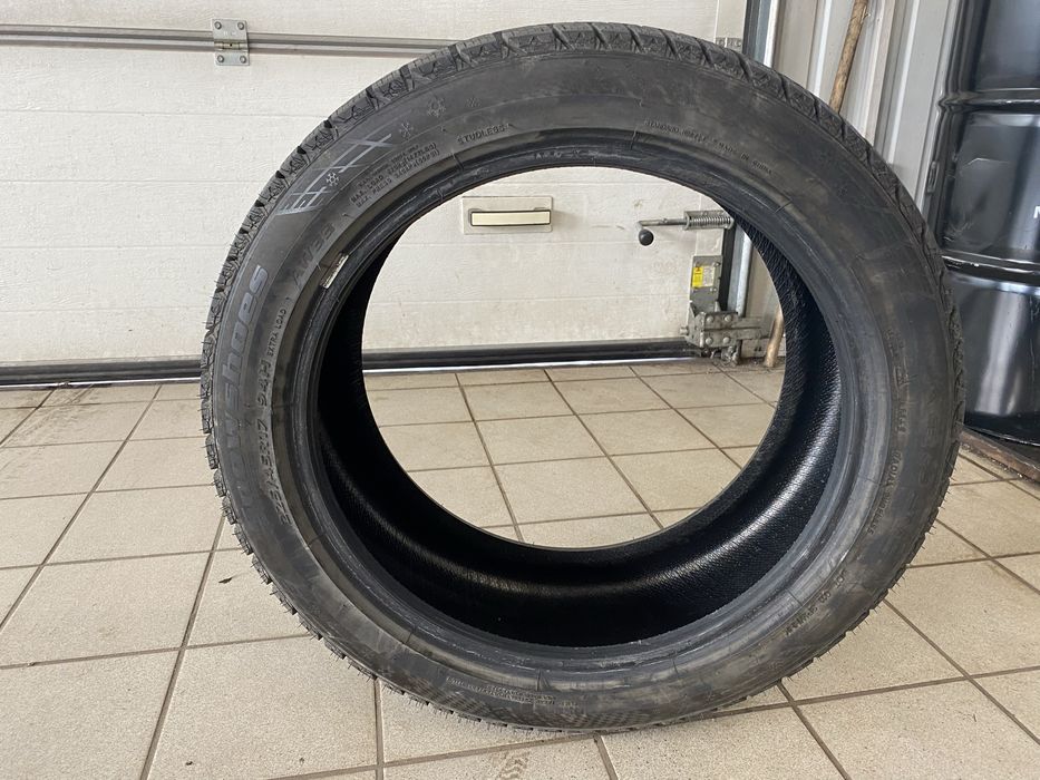 Продам шини KAPSEN AW-33 225/44R17 94H