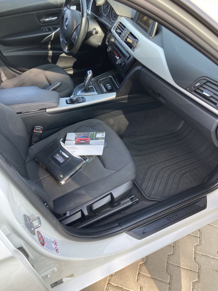 Продам BMW 320 Official