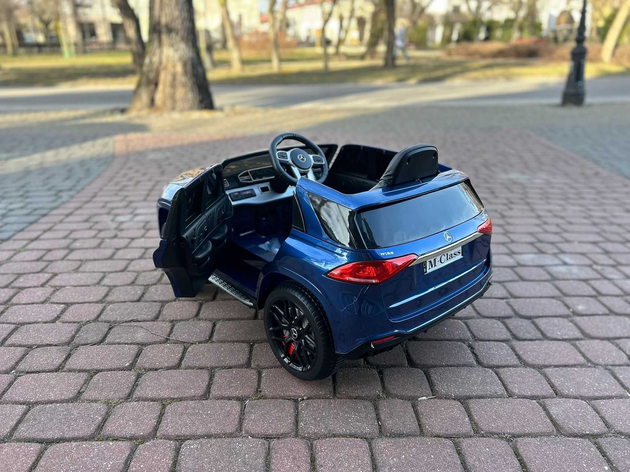 Pojazd na akumulator Mercedes Benz M