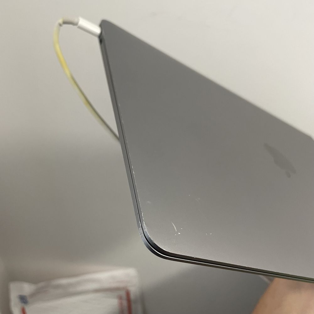 Екран на Macbook Air A2337