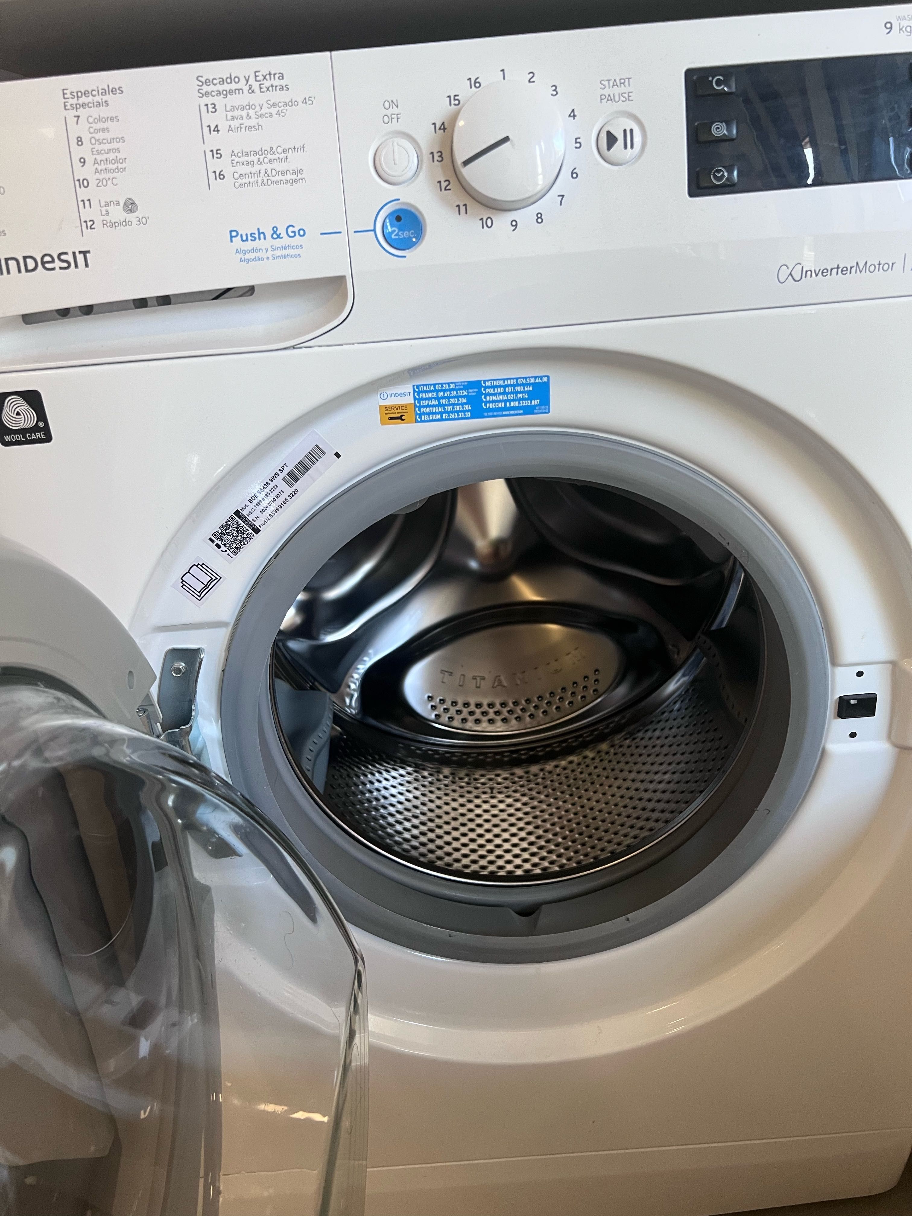 Máquina de lavar e secar ropu