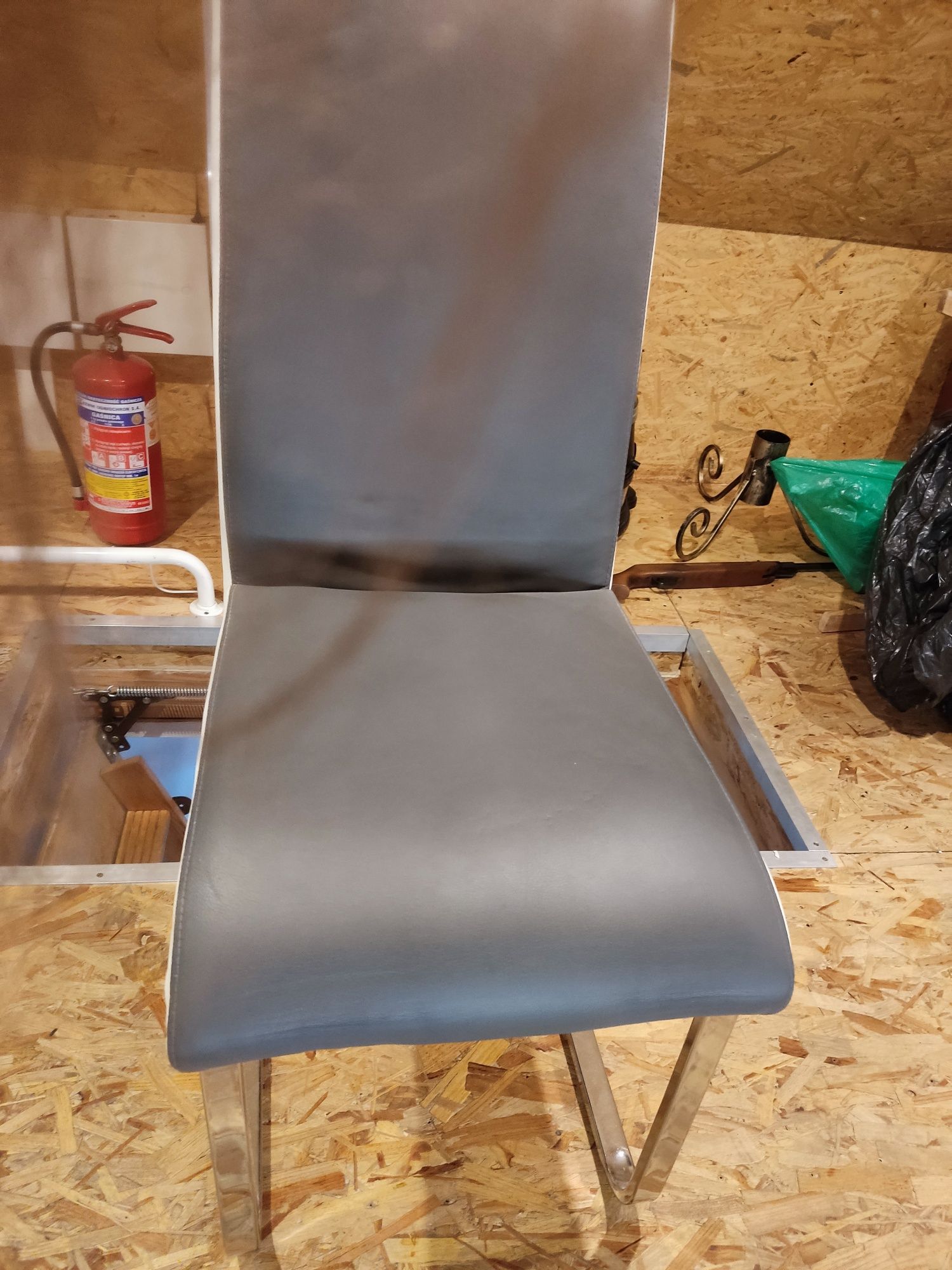 Krzesło Halmar szare