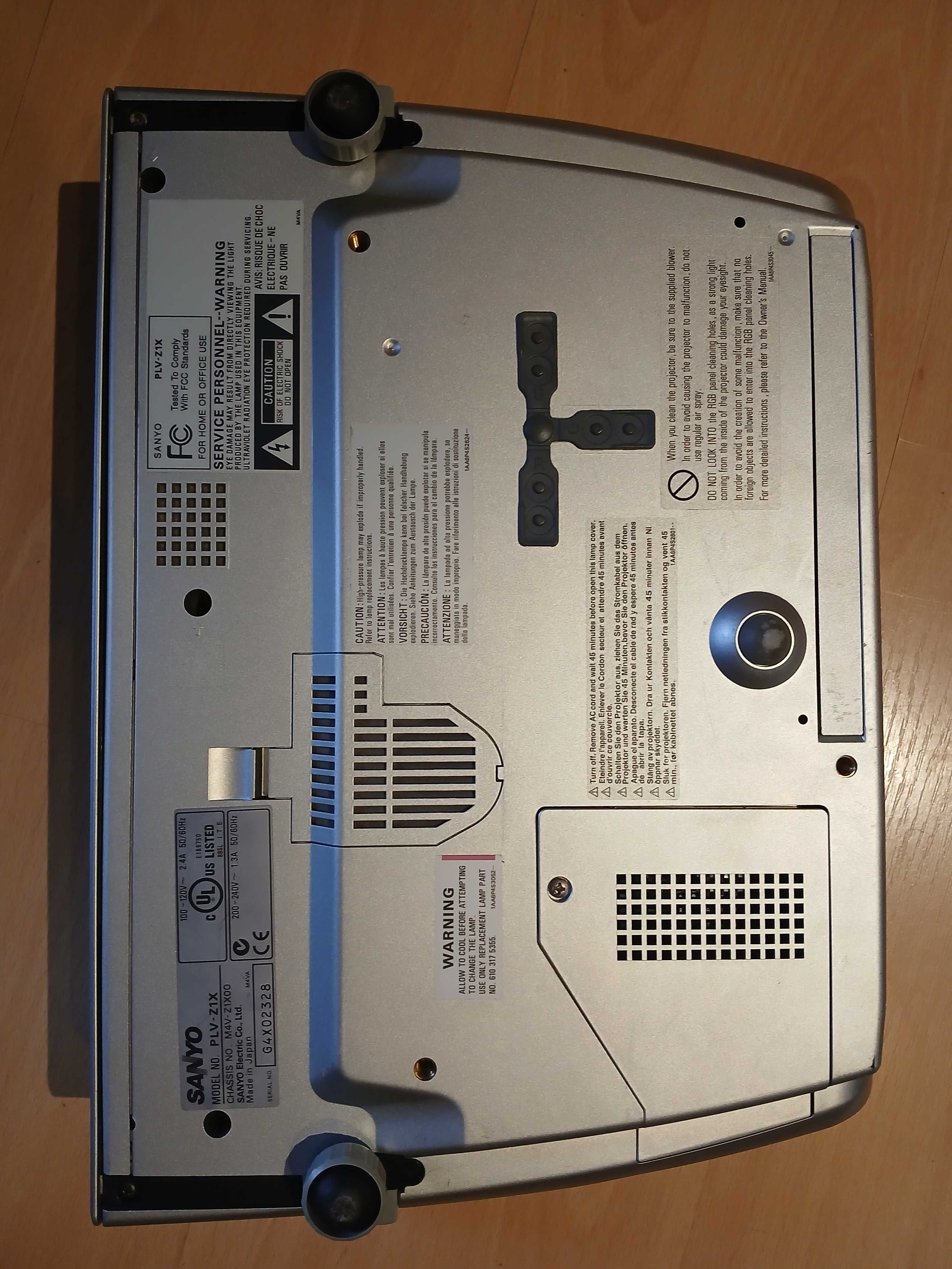Projektor SANYO PLV-Z1x