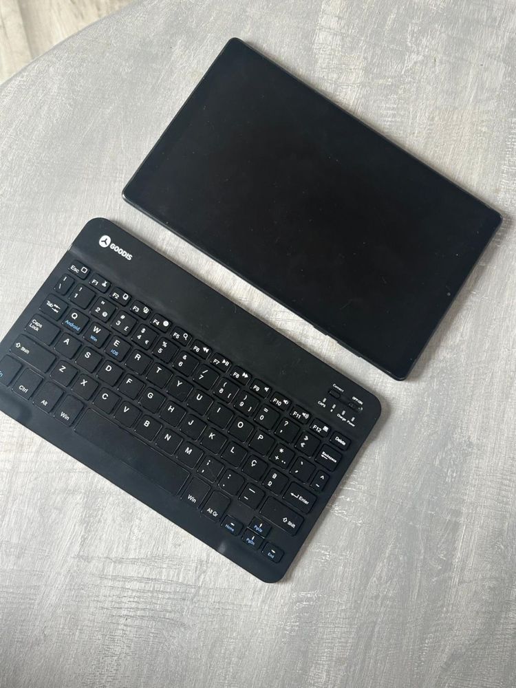 Vendo Tablet Lenovo M11 + capa + teclado