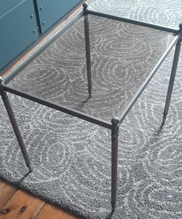 Stolik srebrny metalowy ze szkłem