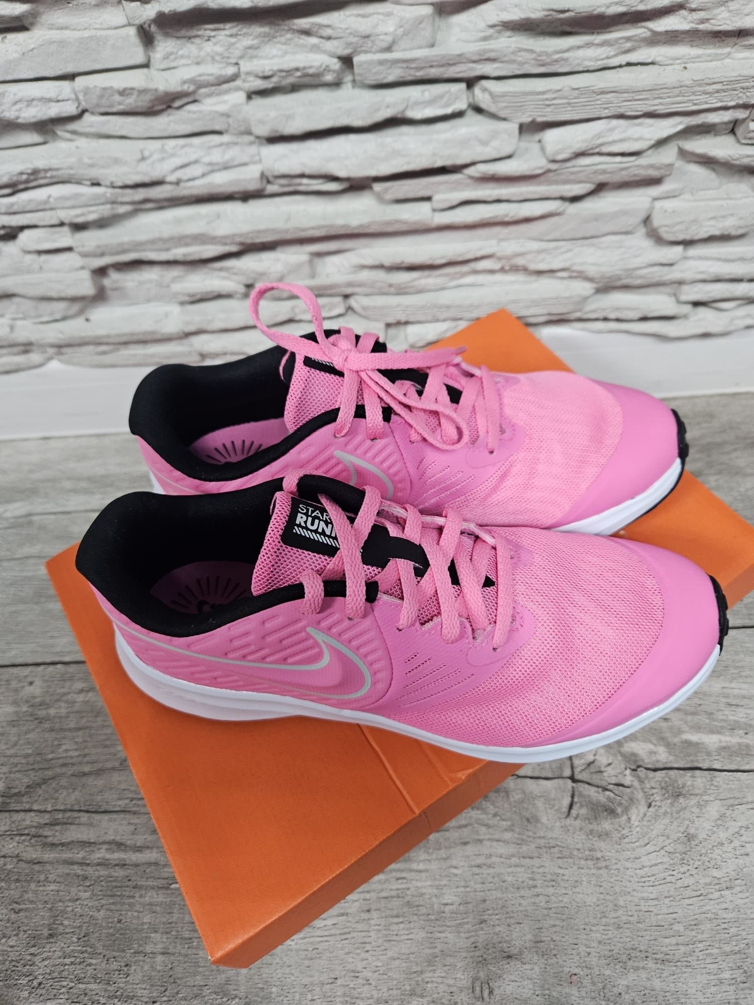 Nowe z pudełkiem różowe Nike Star Runner 2 38