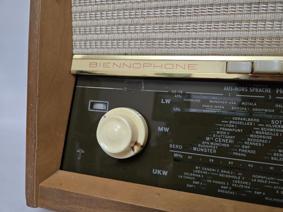 Rádio antigo reparado Biennophone