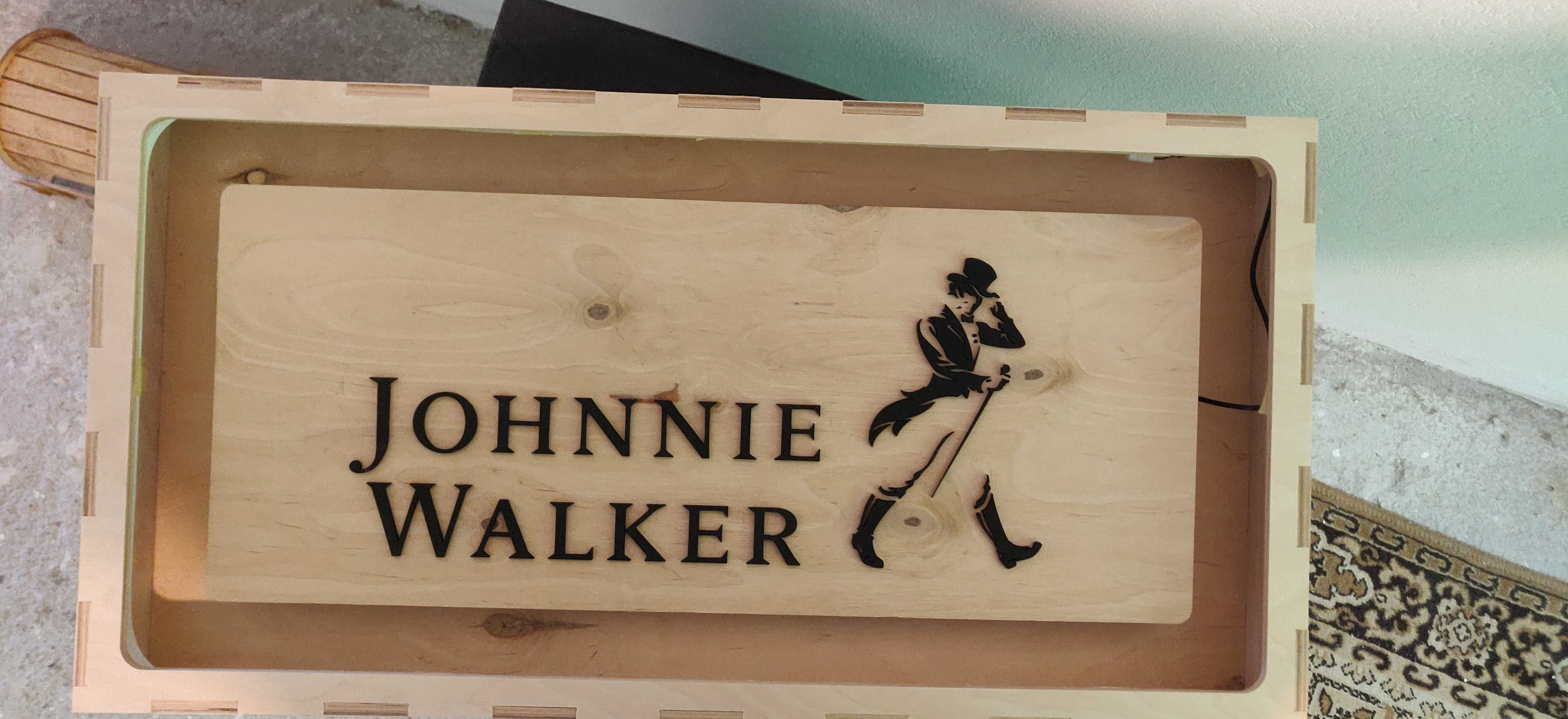 Skrzynka Johnnie Walker, sklejka, grawerowanie