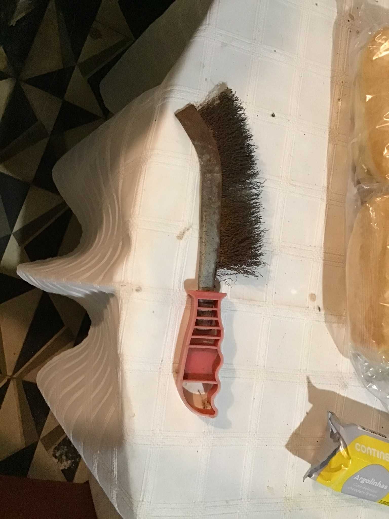 escova de limpar grelha de grelhador