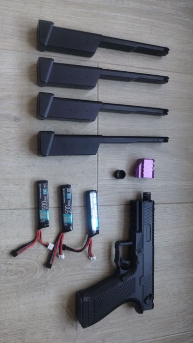 Pistolet SEE18 Novritch