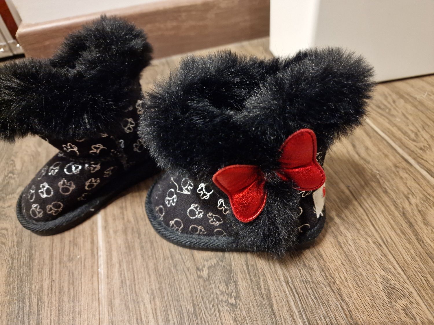 Nowe czarne botki/kozaczki z kokardką Minnie