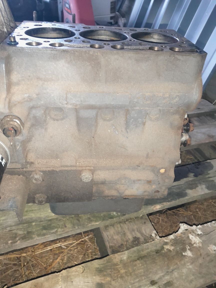 Kubota d722 blok słupek wał tłoki traktorek kosiarka g18 gzd g21 g2100