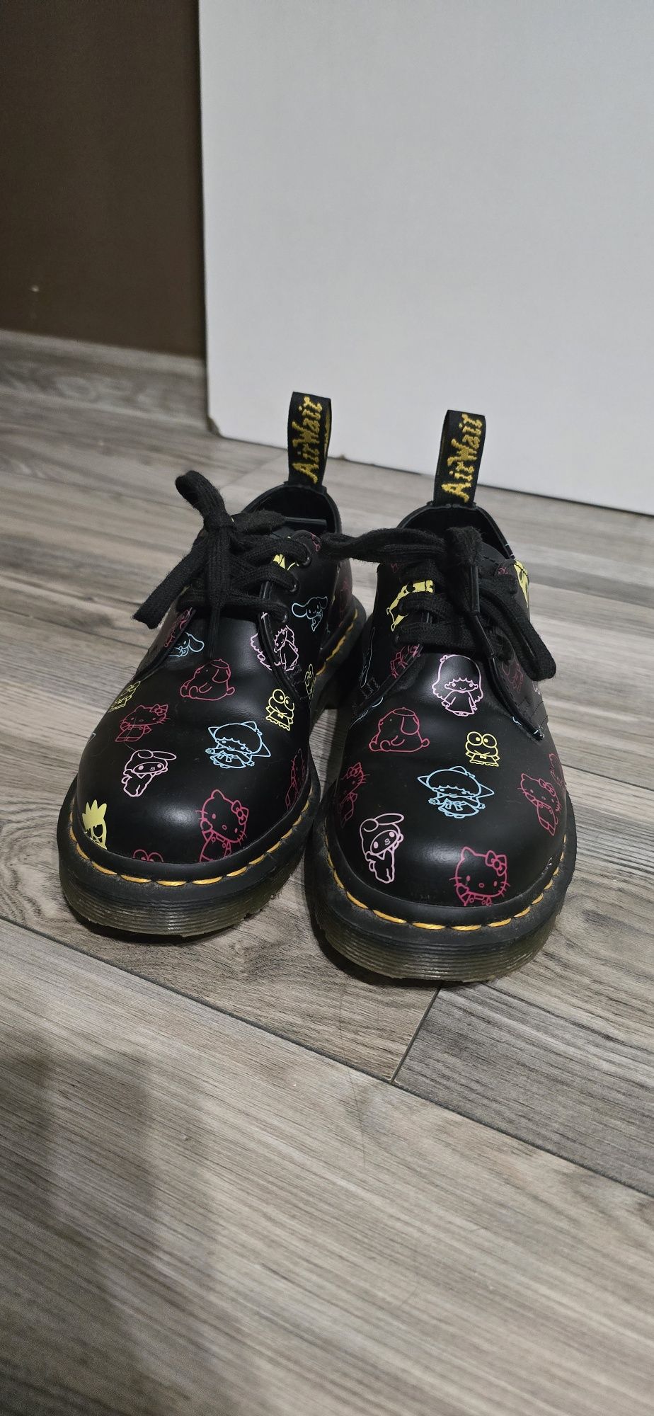 Buty Dr. Martens Hello Kitty and Friends rozmiar 36 Edycja Limitowana