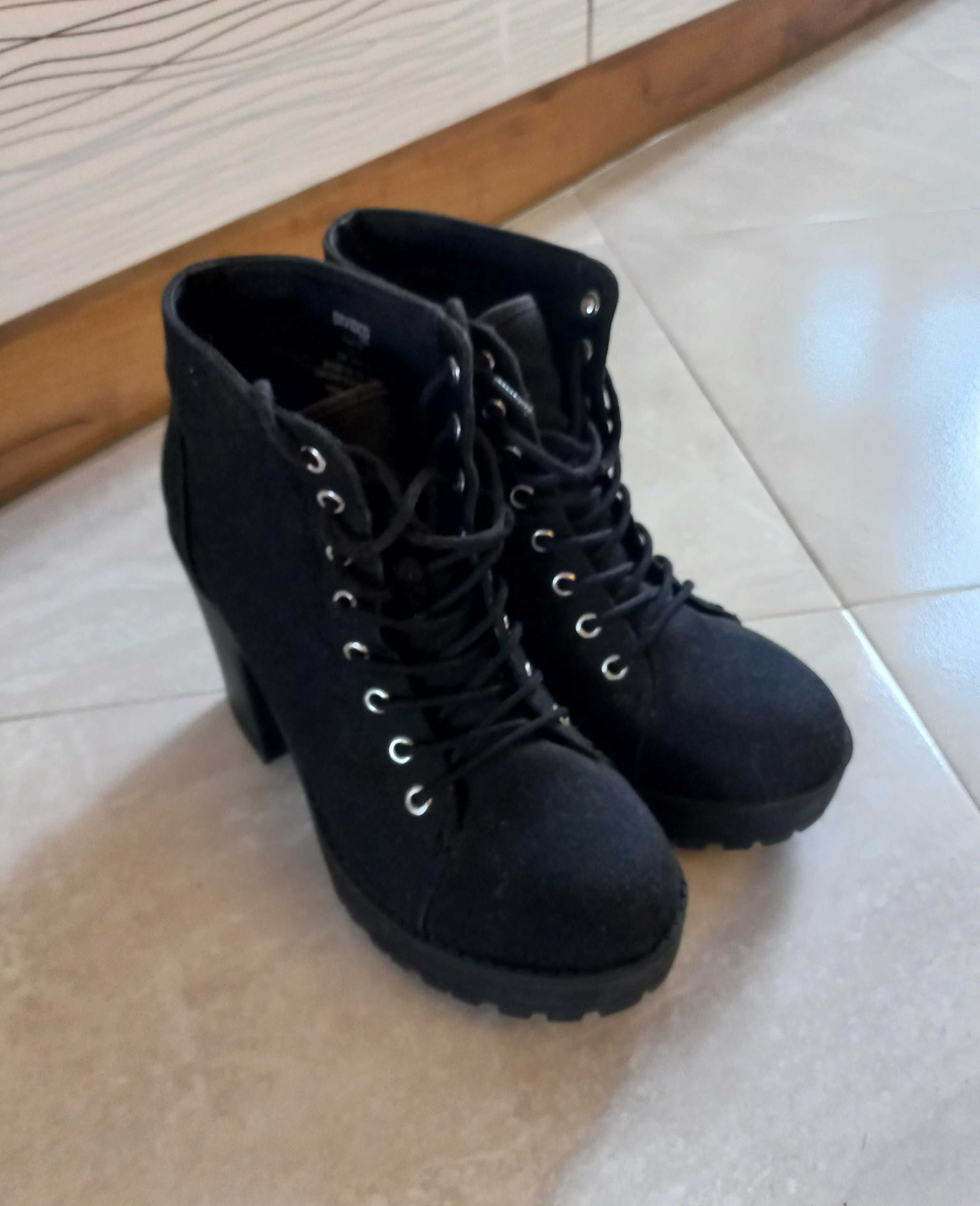 buty damskie Divided 38-24 cm