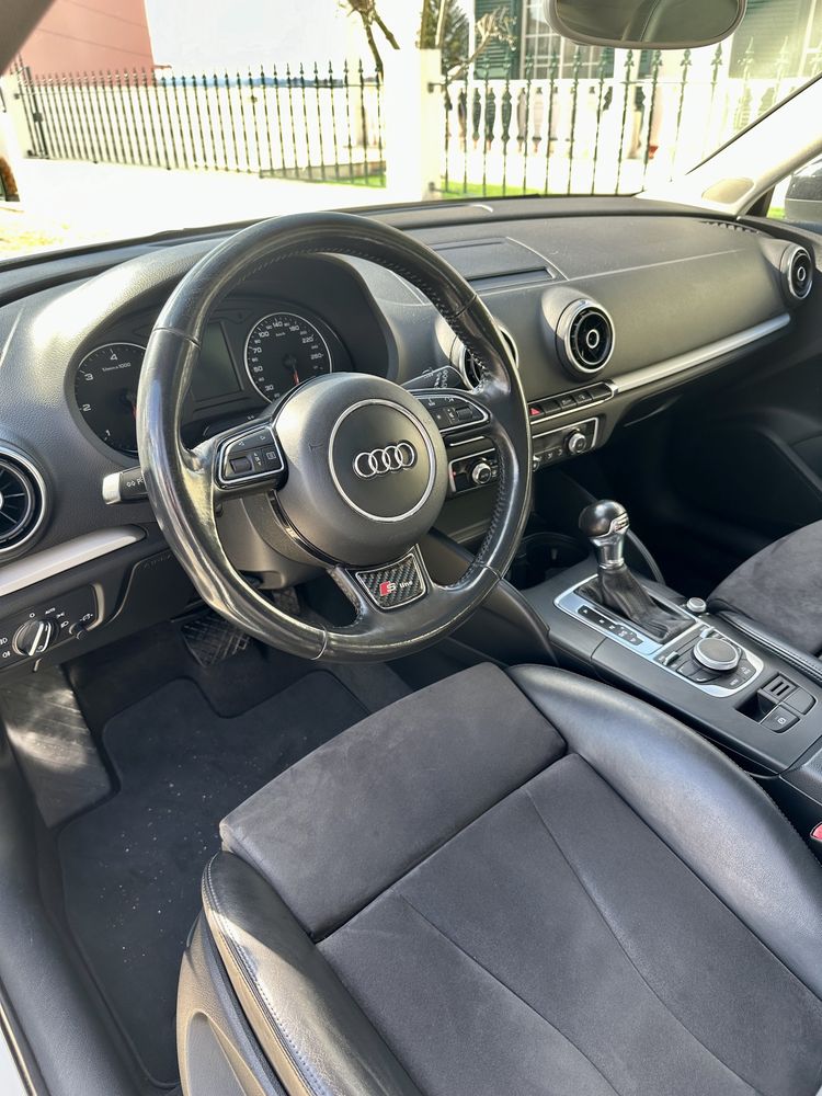 Audi A3 2.0 S line S Tronic black and white