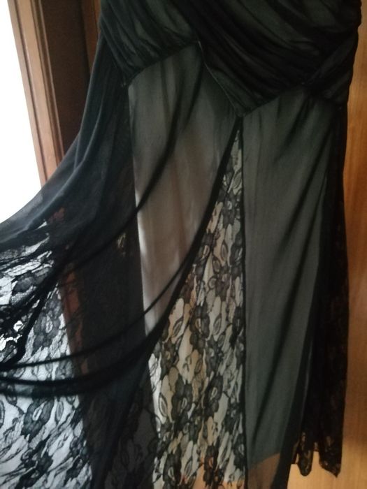 Vestido de cerimónia ou para jantares formais ou cocktails