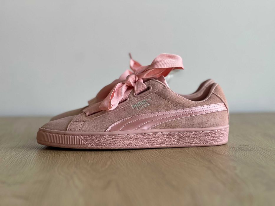 Жіночі кросівки Puma Suede Heart EP, (р. 41)