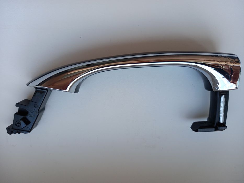 Ручка лівих дверцят на Mercedes-Benz A22076012709040