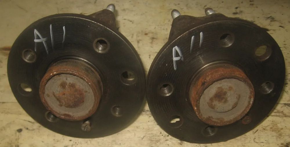 piasta tył 4 otwory śruby ASTRA II TYŁ