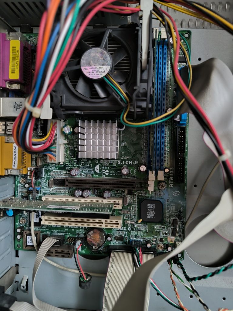 Komputer stacjonarny retro vintage Celeron GE Pro-HT