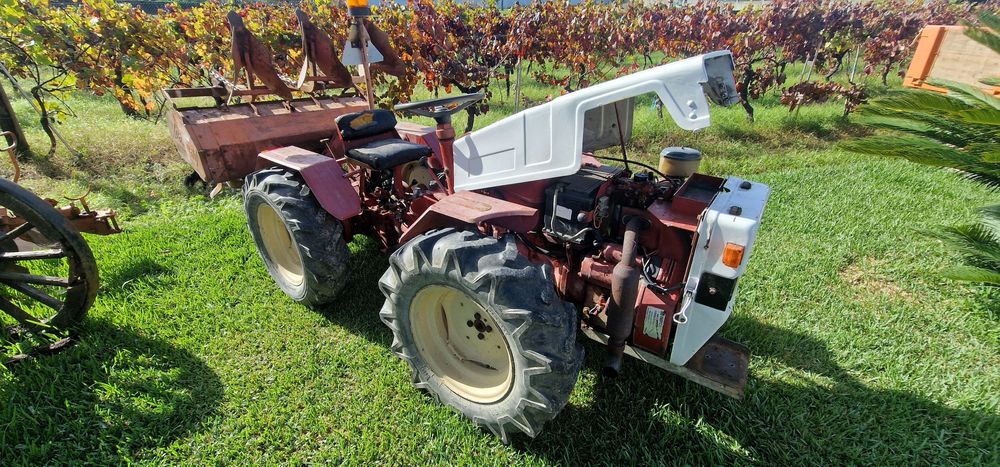 Trator e acessórios