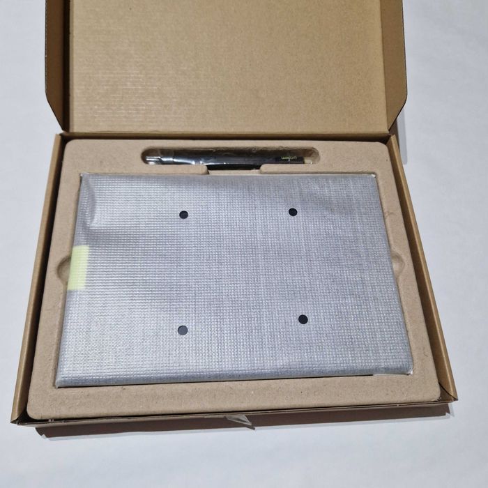 Tablet graficzny CTL-671 One by Wacom czeka na kreatywnego właściciela