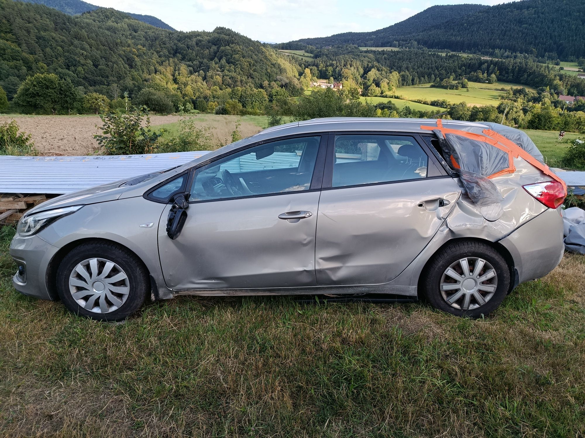 Sprzedam kia ceed po wypadku