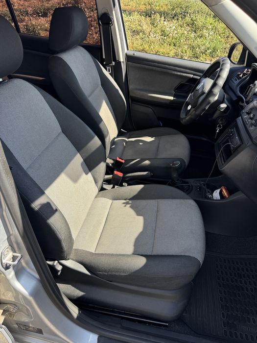 Авто skoda fabia 2011 1.2