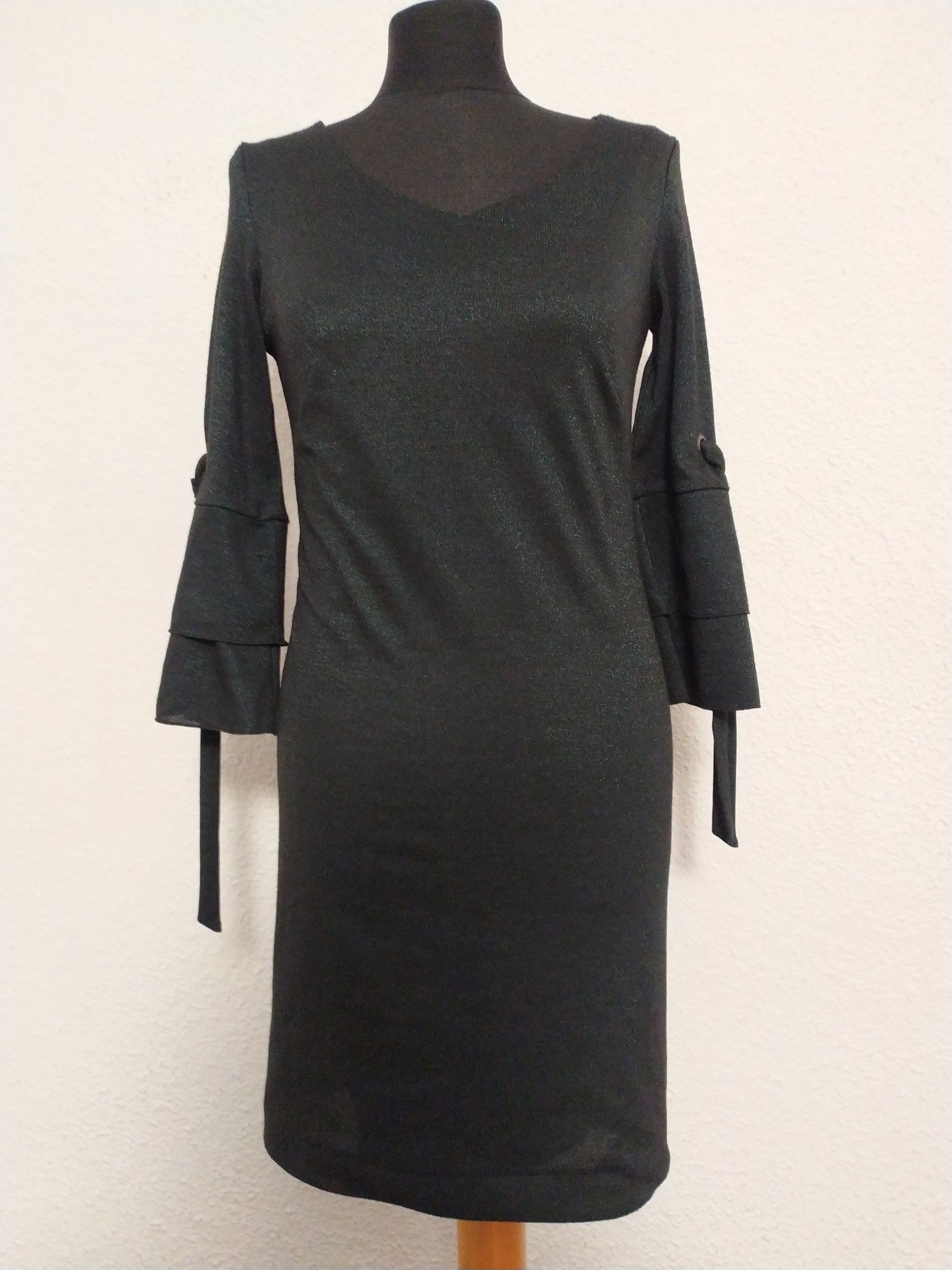 Czarno-turkusowa sukienka