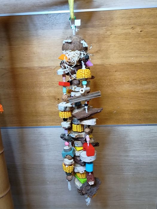 Duży Gryzak dla Papug – Ręcznie Robiony 75cm