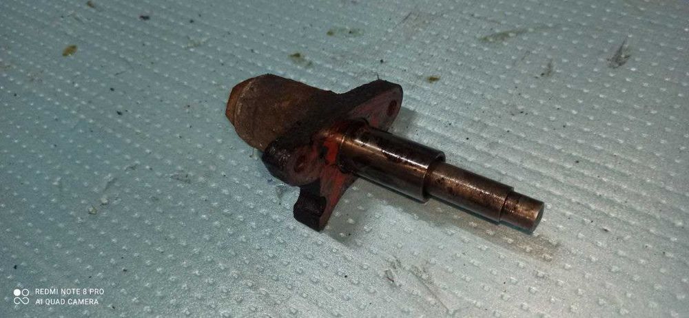 Натяжник цепку ГРМ Мерседес 123 2.4d om616