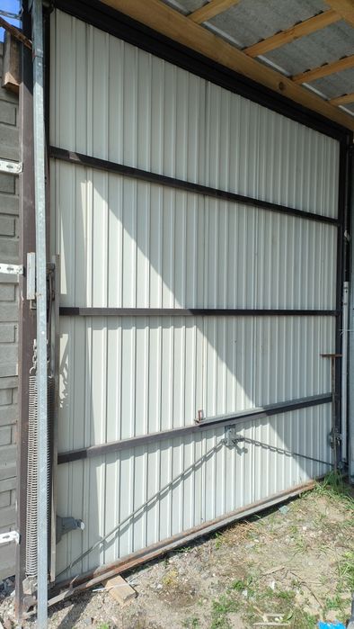 Brama garażowa bus, duża