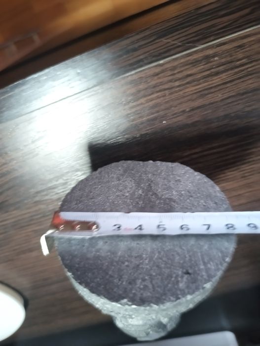 Фігура "Сталевар" із графіту