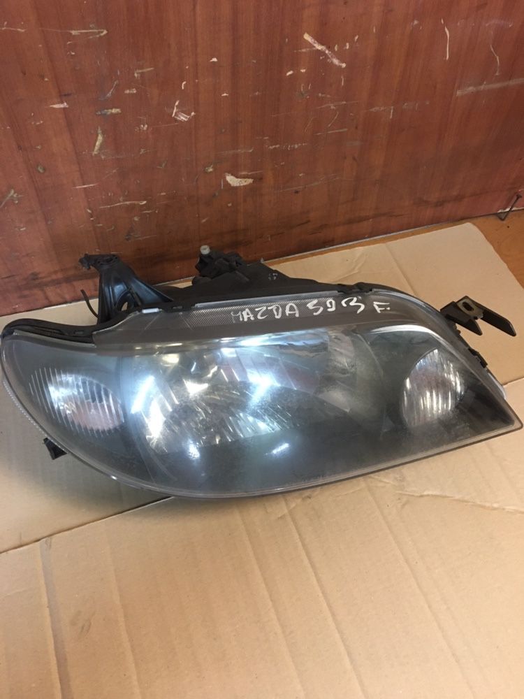 Mazda 323 F BJ lampa prawa przednia przod