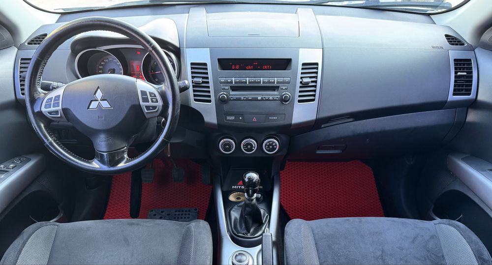 Mitsubishi Outlander XL