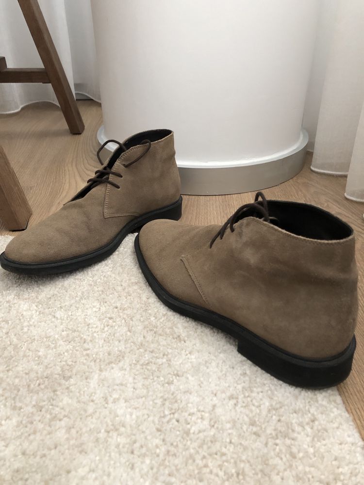 Botas Massimo Dutti em camurça