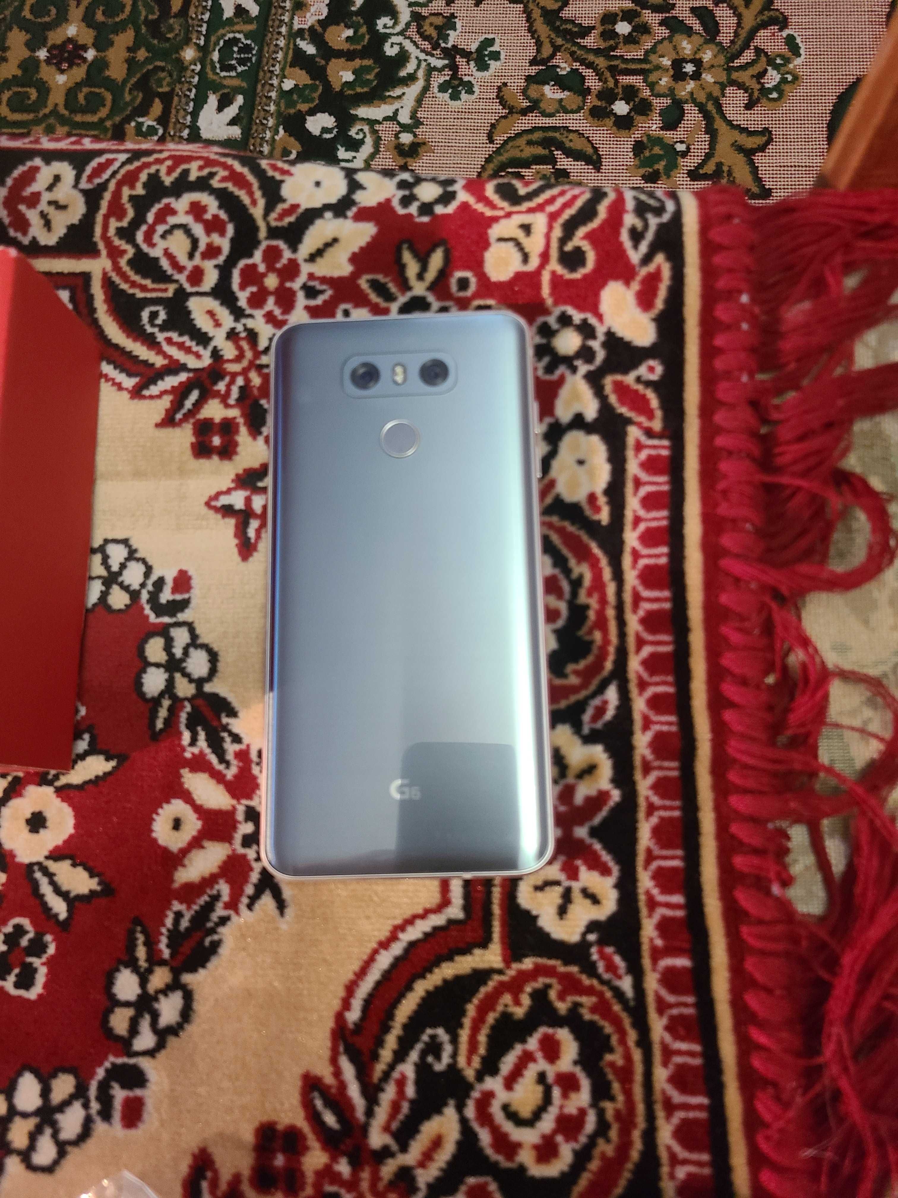 Телефон LG G6 в дуже гарному стані