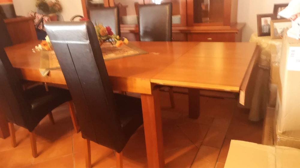 Conjunto de mesa jantar + 6 cadeiras