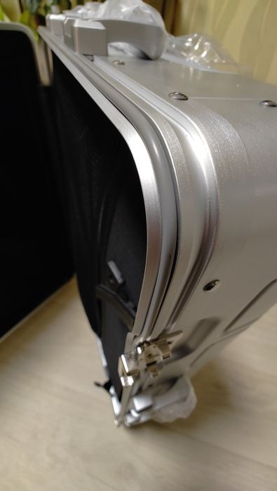 Валіза алюмінієва