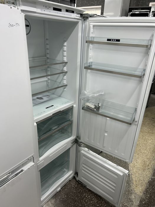 Вбудовані холодильники Liebherr premium BioFresh NoFrost та MIELE KFN