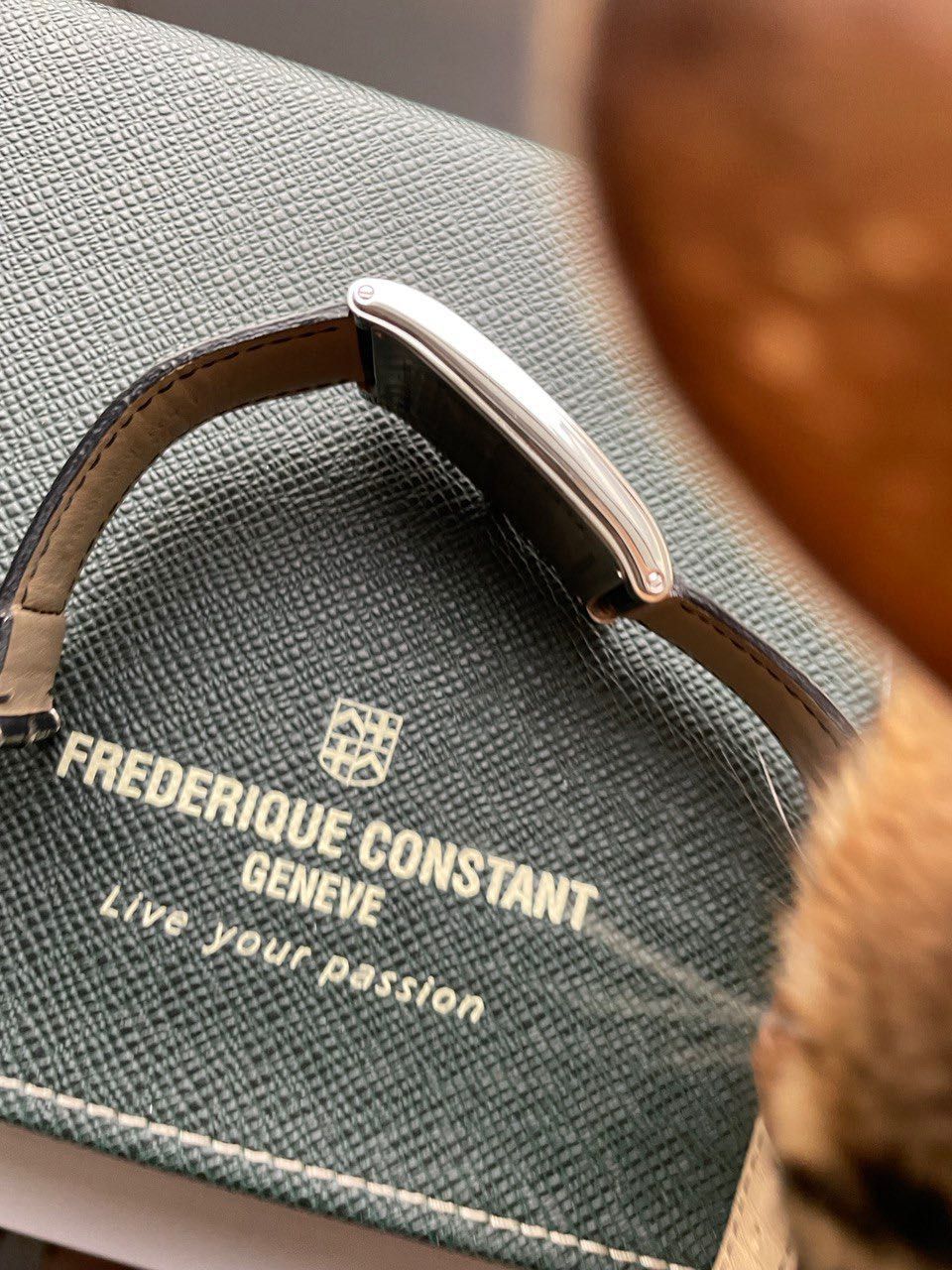 Годинник Frederique constant