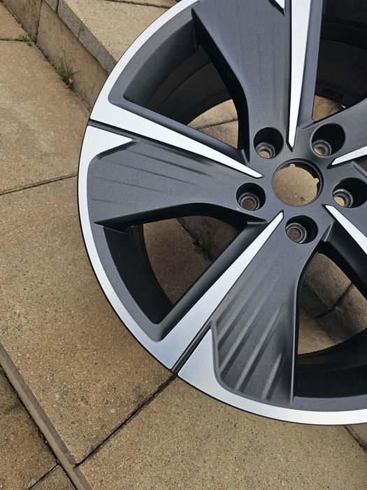 Felga 18cali 5x112 8j et40 oryginal Seat Cupra Formentor Ładna